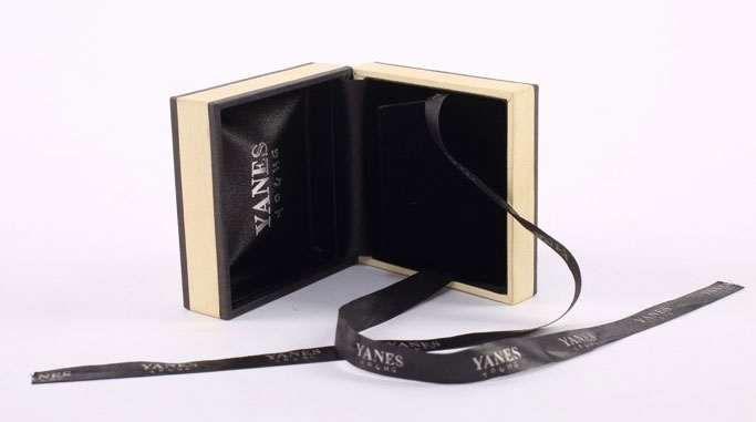 化妝品(pǐn)盒、化妝(zhuāng)品包裝(zhuang)盒、化妝(zhuāng)品盒子(zǐ)定制